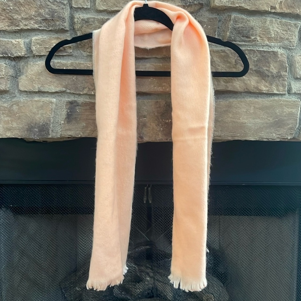 “Cashmere Feel” pale pink scarf with fringe
